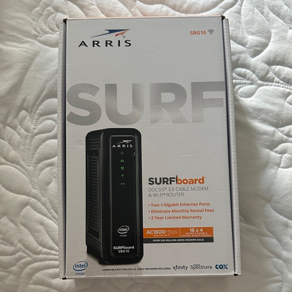 ARRIS SURFboard Black DOCSIS 3.0 Cable Modem & Wi-Fi Router